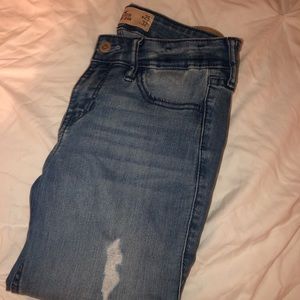 Hollister straight leg jeans 🦋